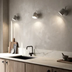 Angle vegglampe med USB - Grå
