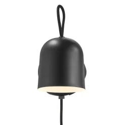 Angle vegglampe med USB - Svart