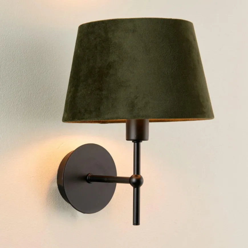 Emir vegglampe m/skjerm - Svart/Oliven