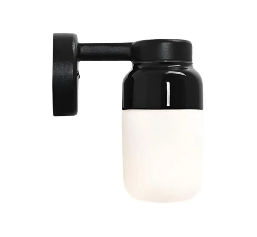 Ifø Ohm 100/210 vegglampe IP44
