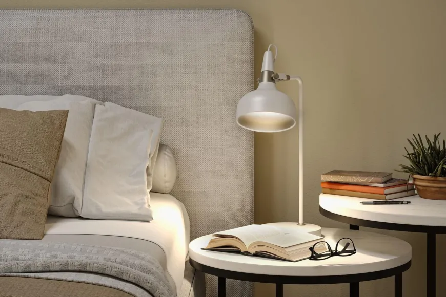 Juna bordlampe
