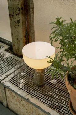 Kizu Portable bordlampe - Grå marmor