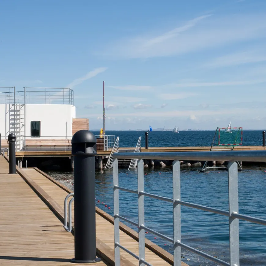Louis Poulsen Waterfront Pullert mast for nedgraving