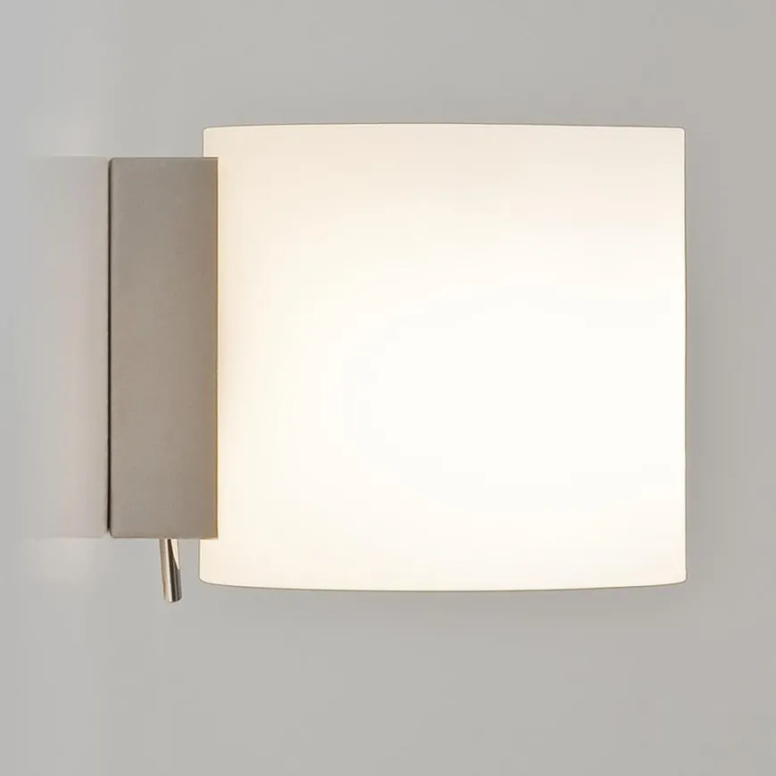 Luga vegglampe - Opal glass