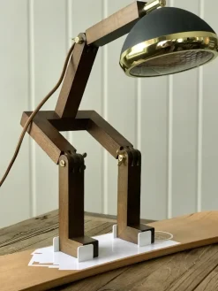 Mr. Wattson bordlampe, Limited Edition - Svart og messing