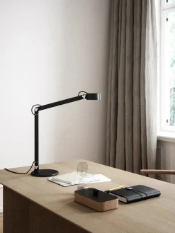 Nobu bord/vegglampe 9W LED dimbar - Svart