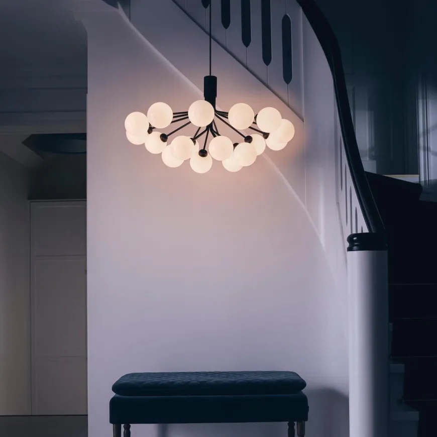 Nuura Apiales 18 satin svart/opal