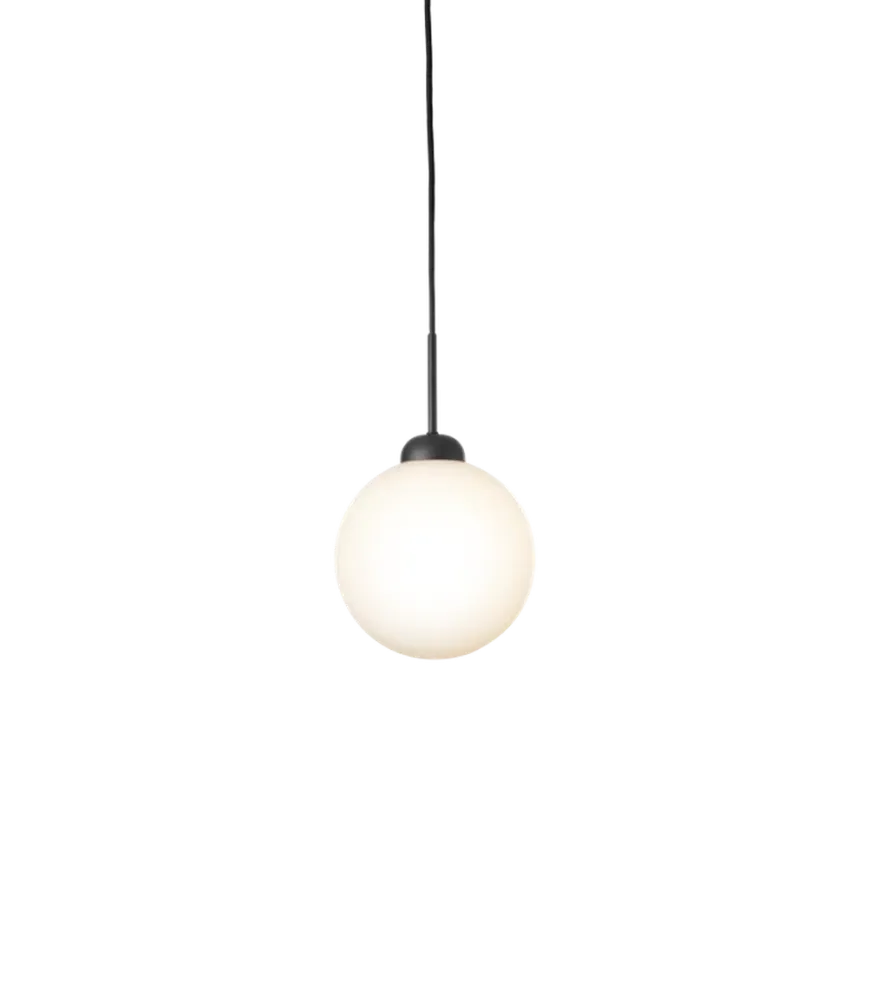 Nuura Apiales 1 taklampe - Satin svart/ opal