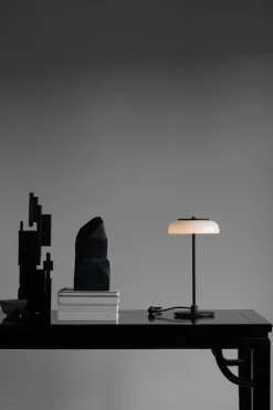 Nuura Blossi bordlampe - svart