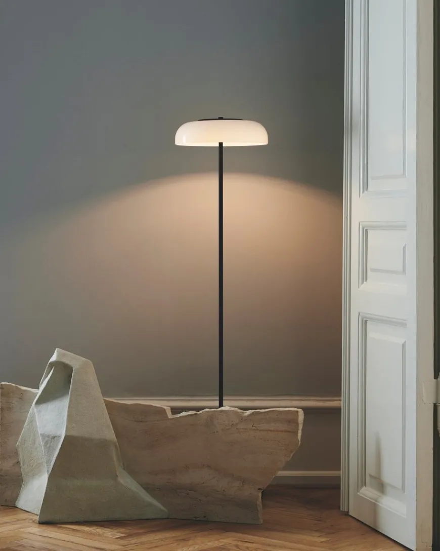 Nuura Blossi gulvlampe svart