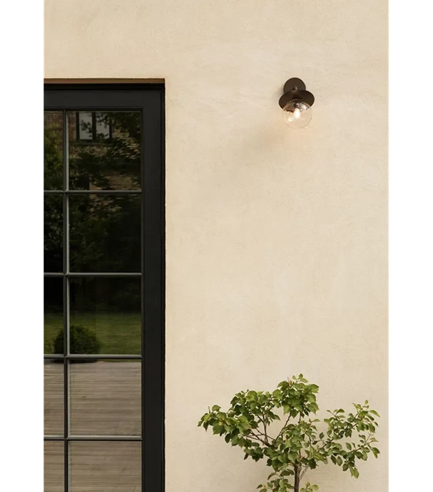 Nuura Liila utendørslampe - bronse/optikk