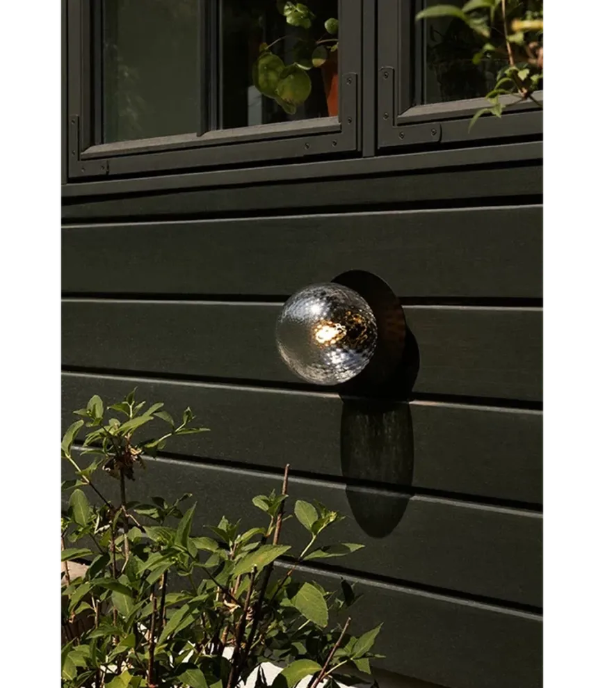 Nuura Liila 1 utendørslampe - svart/optic