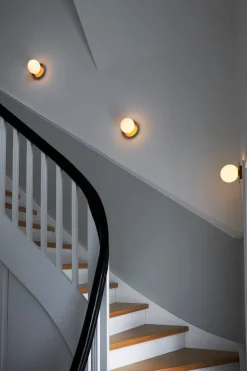 Nuura Liila 1 vegglampe/taklampe - medium - nordic gold / opal