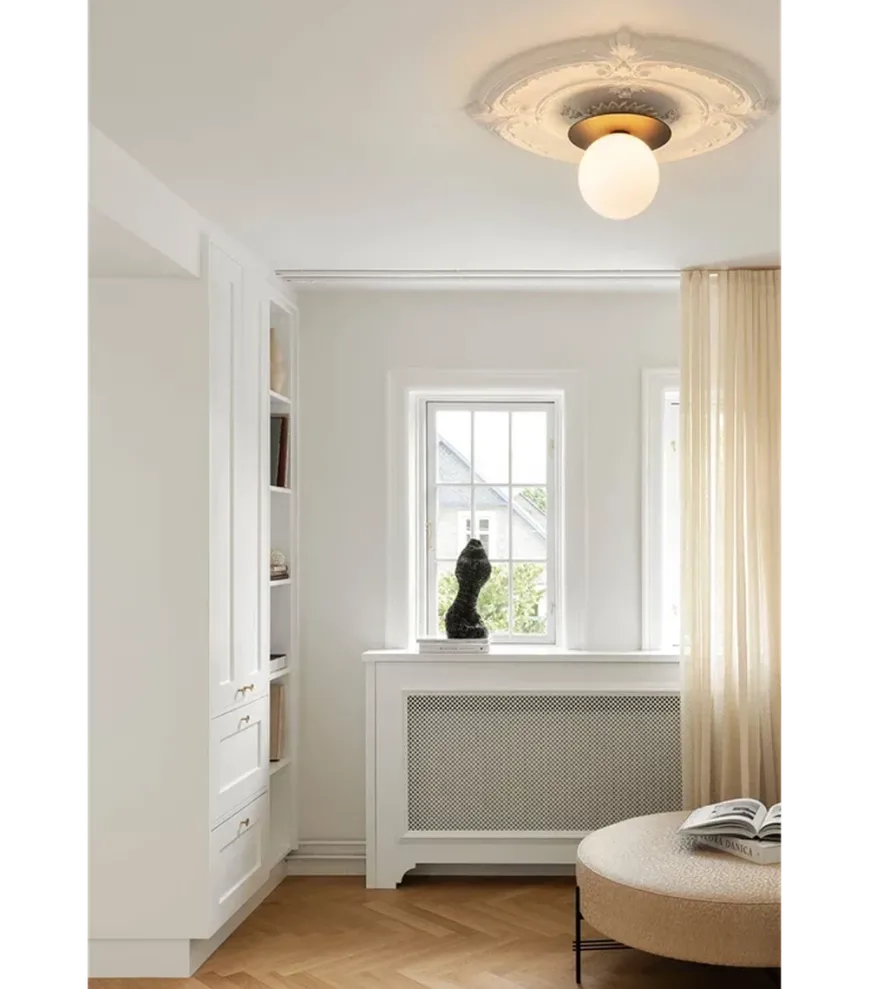 Nuura Liila 1 vegglampe/taklampe - large - svart / opal