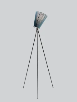 Oslo Wood gulvlampe svart med skjerm