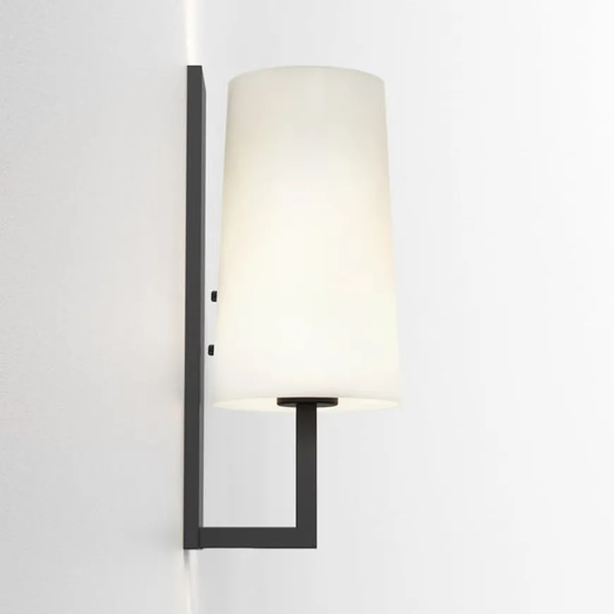 Riva 350 vegglampe baderom IP44 med glass skjerm