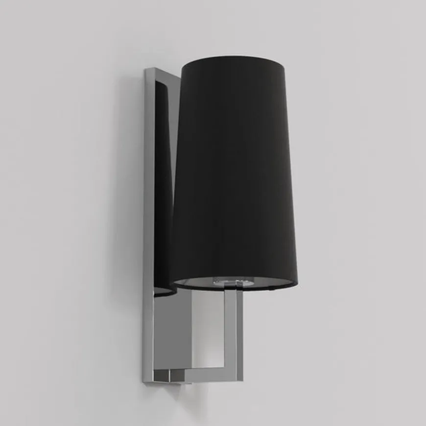 Riva 350 vegglampe IP44 med skjerm