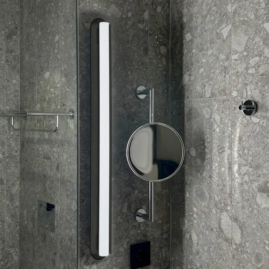 Royale vegglampe for baderom 60 cm 8W 3000 Kelvin - Dimbar