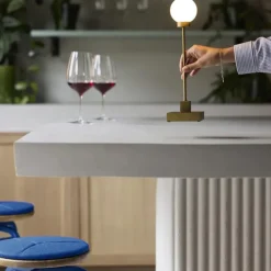 Snowball portable bordlampe