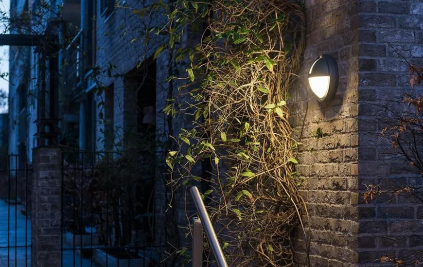 Uno vegglampe utendørs E27 IP65