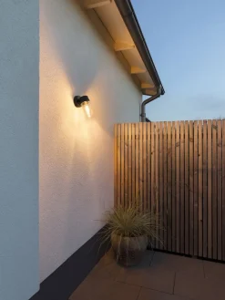 Vega vegglampe utendørs IP54 E27 - Svart