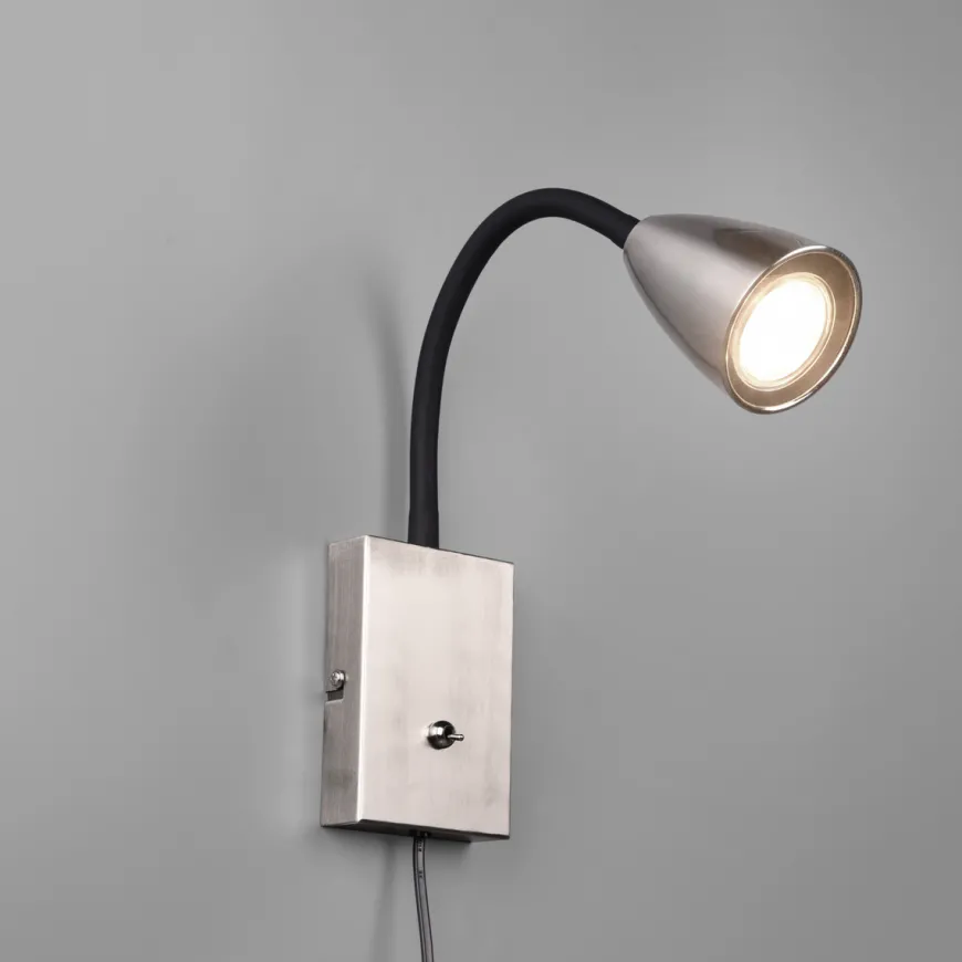 Wanda vegglampe - Nikkel