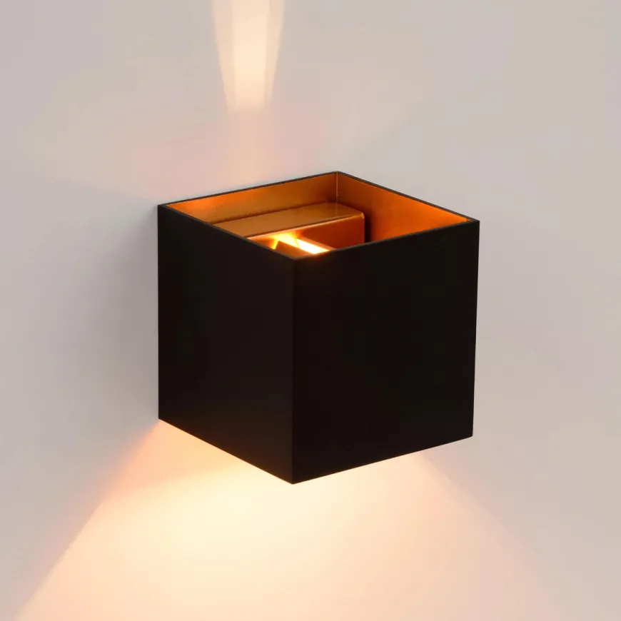 Xio square vegglampe opp/ned